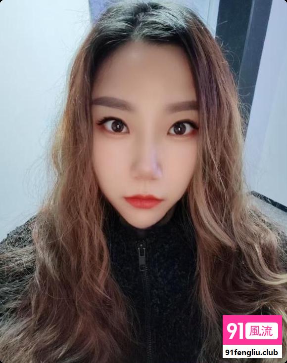 下沙轻熟黄发少妇